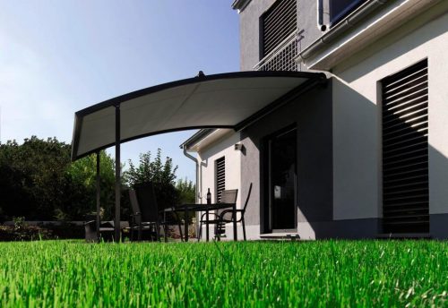 Pergola-Markisen bieten Sonnen- und Windschutz für Terrassen